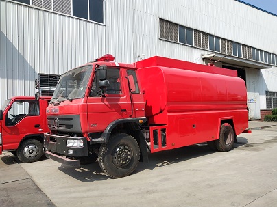东风洒水车